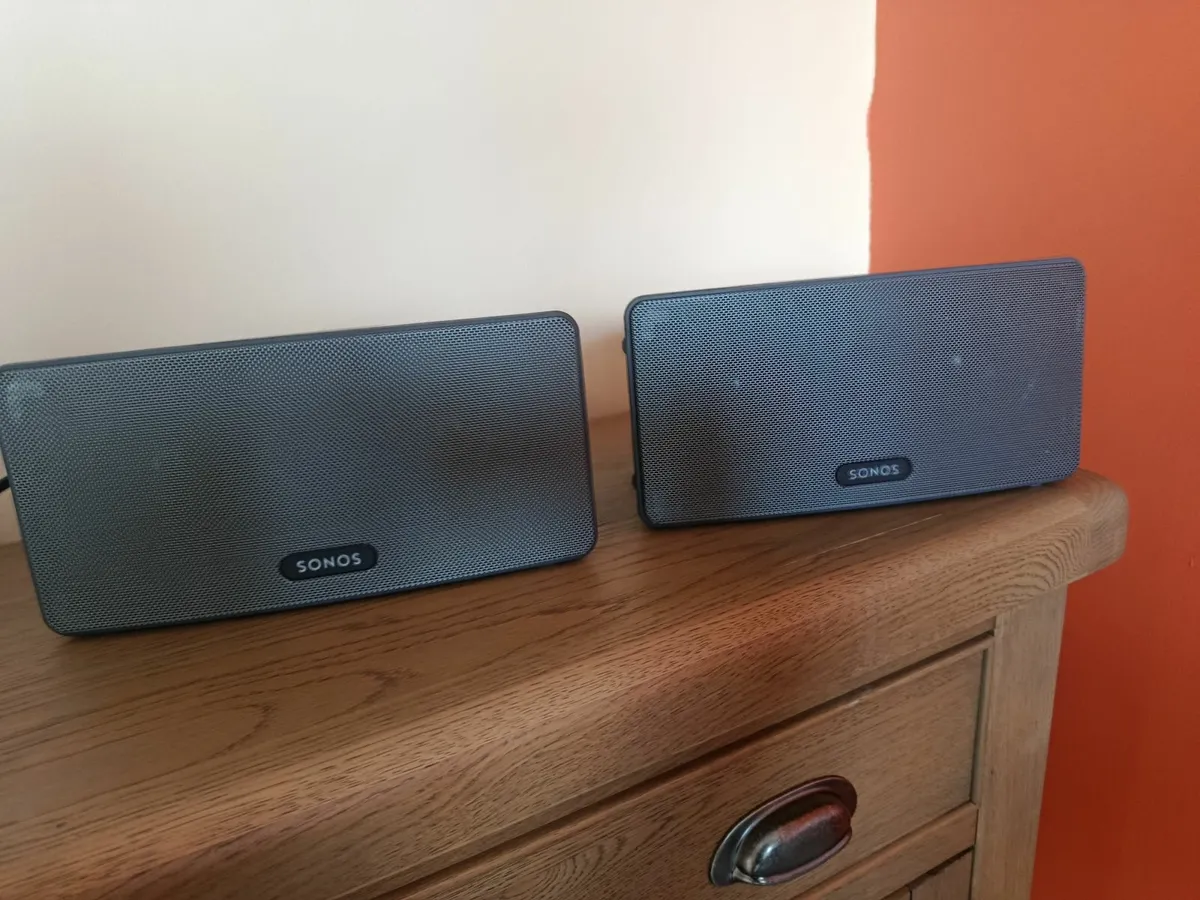 Pair of sonos speakers - Image 4