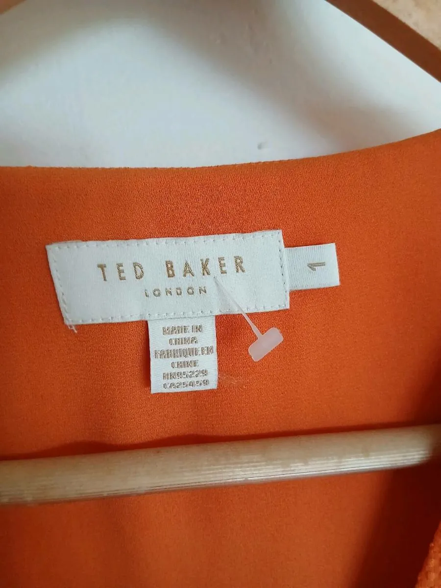 Womens Size 8 Clothes Bundle. New. - Image 3