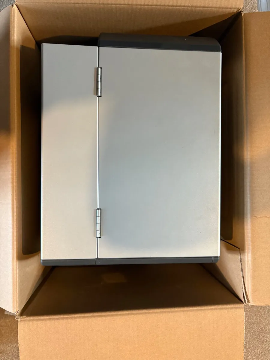 Commercial Zebra ZT421 label printer - Image 2