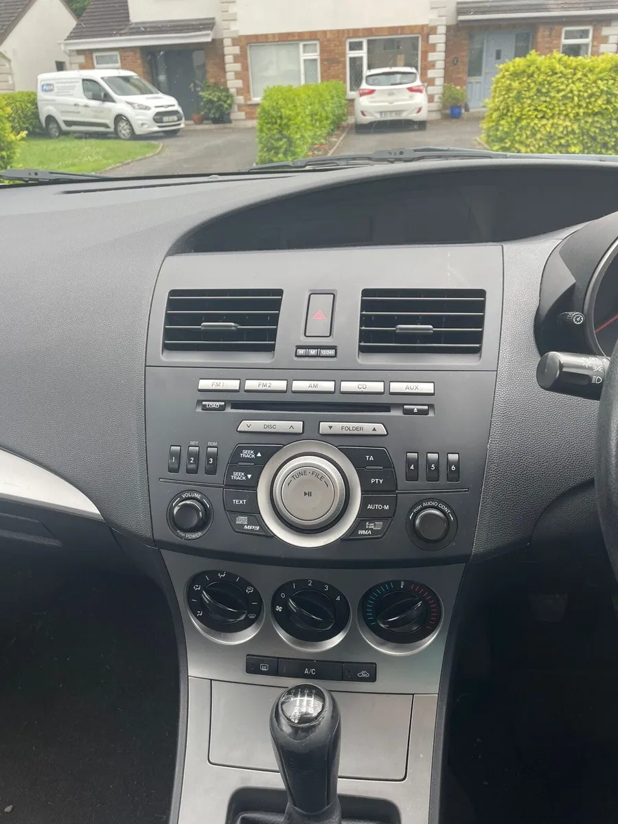 2011 Mazda 3 - Image 4