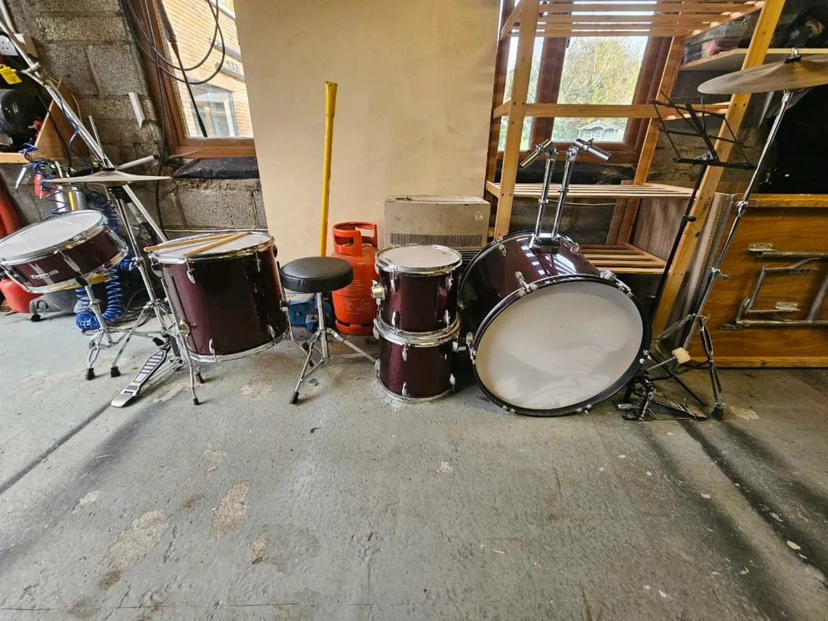 Drum kit - Image 1