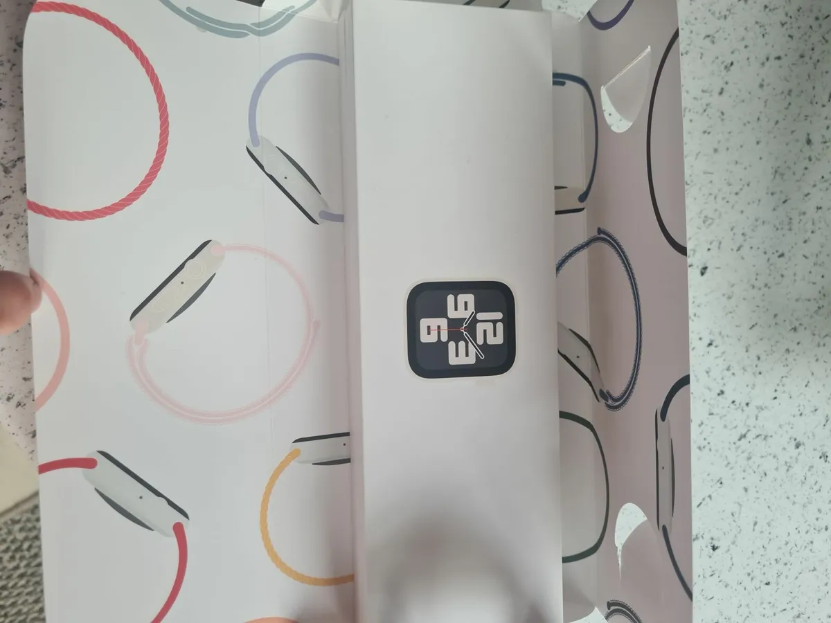 Apple watch SE - Image 2