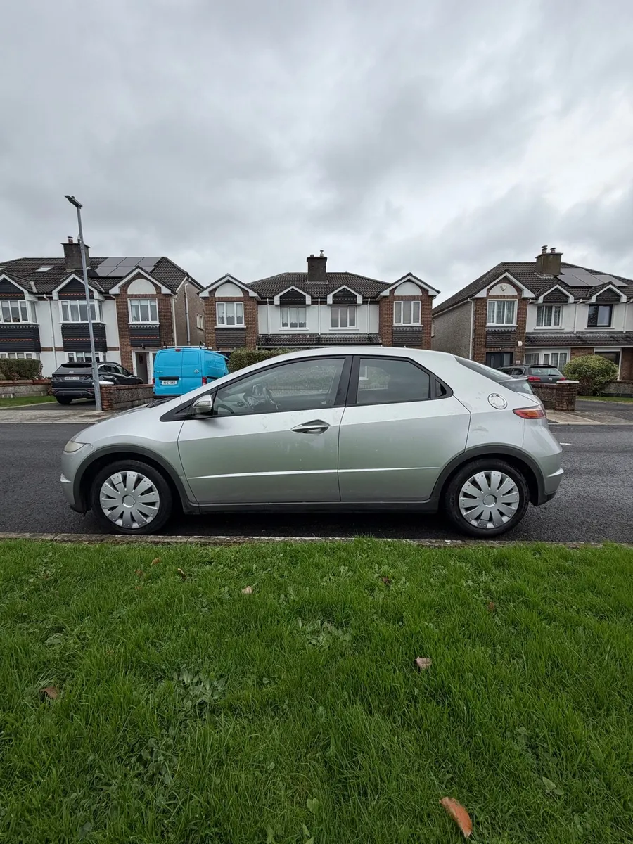 HONDA CIVIC 2008 NCT 05/26 - Image 4