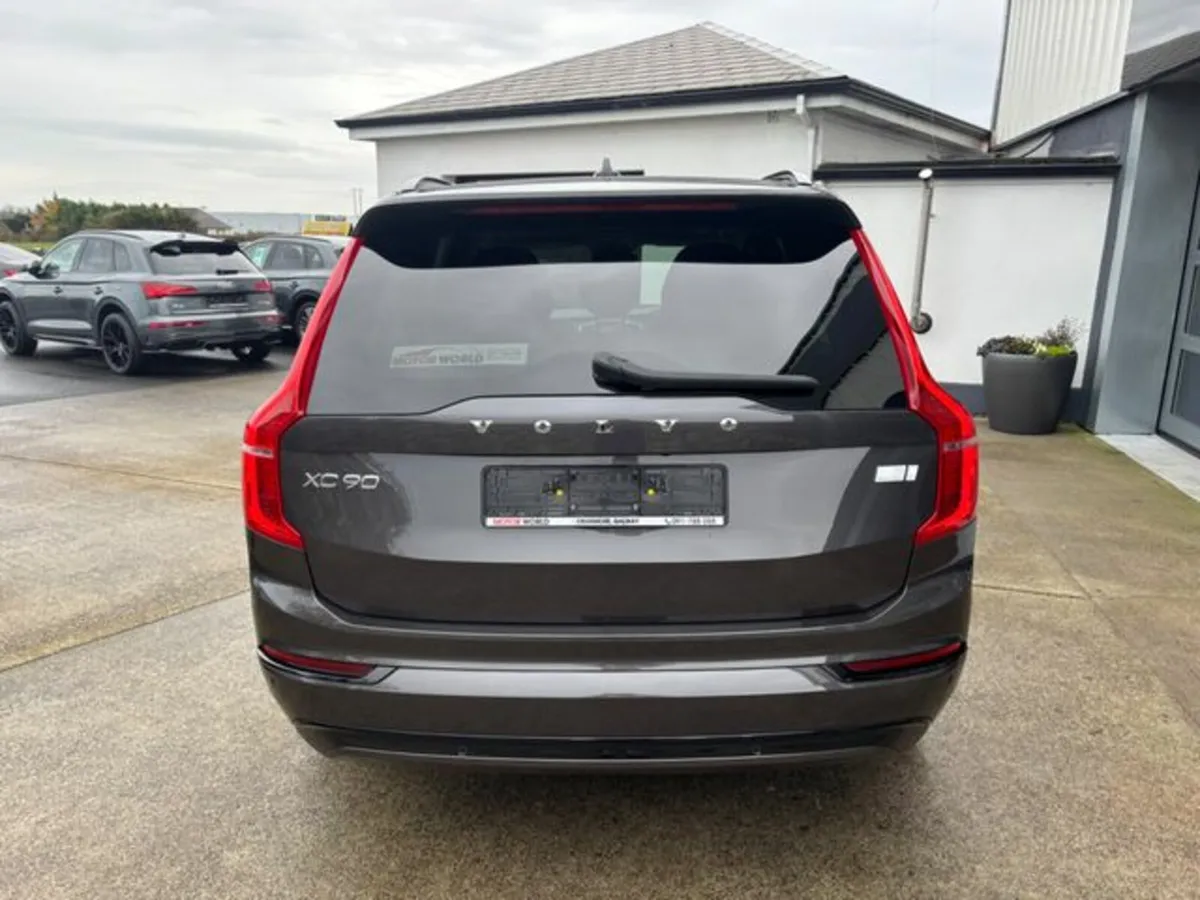 Volvo XC90 RECHARGE T8 ULTIMATE DARK AWD - Image 3