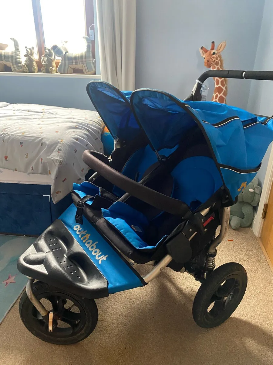 Out n about - Image 1