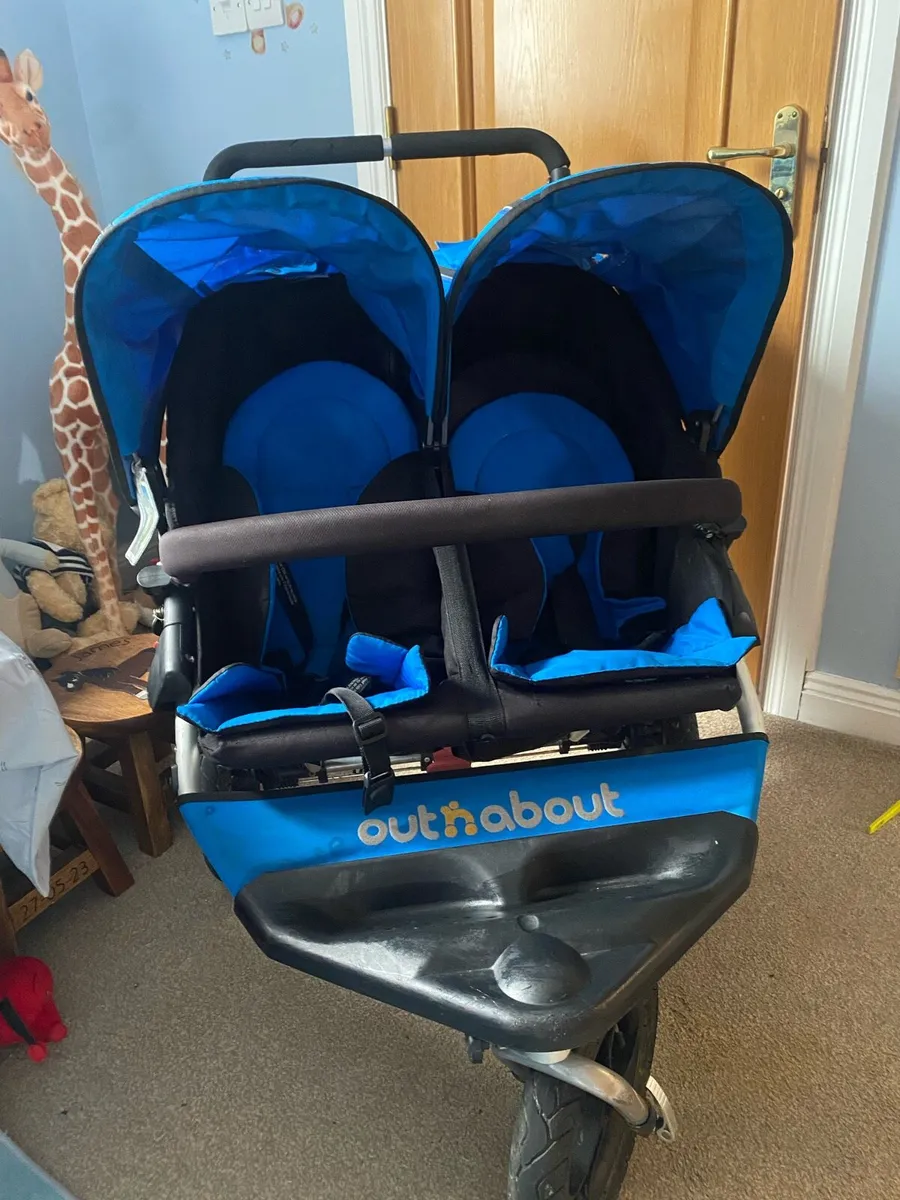 Out n about - Image 2