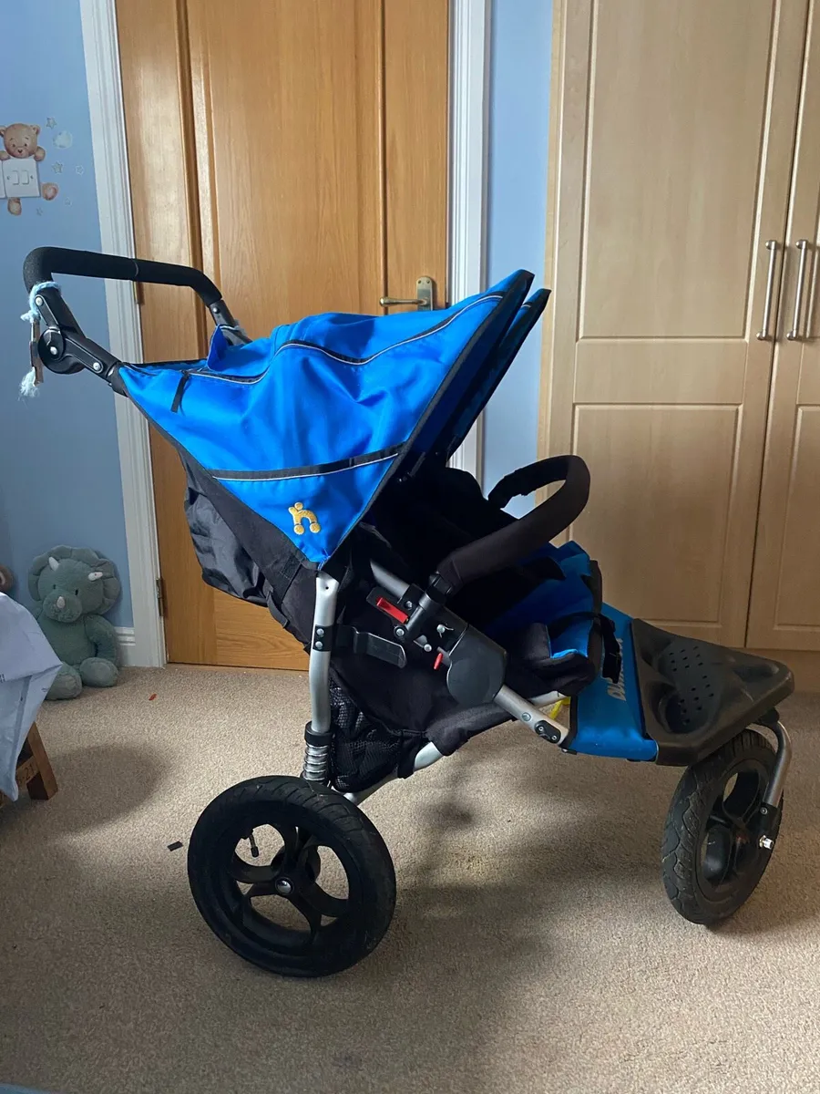 Out n about - Image 3