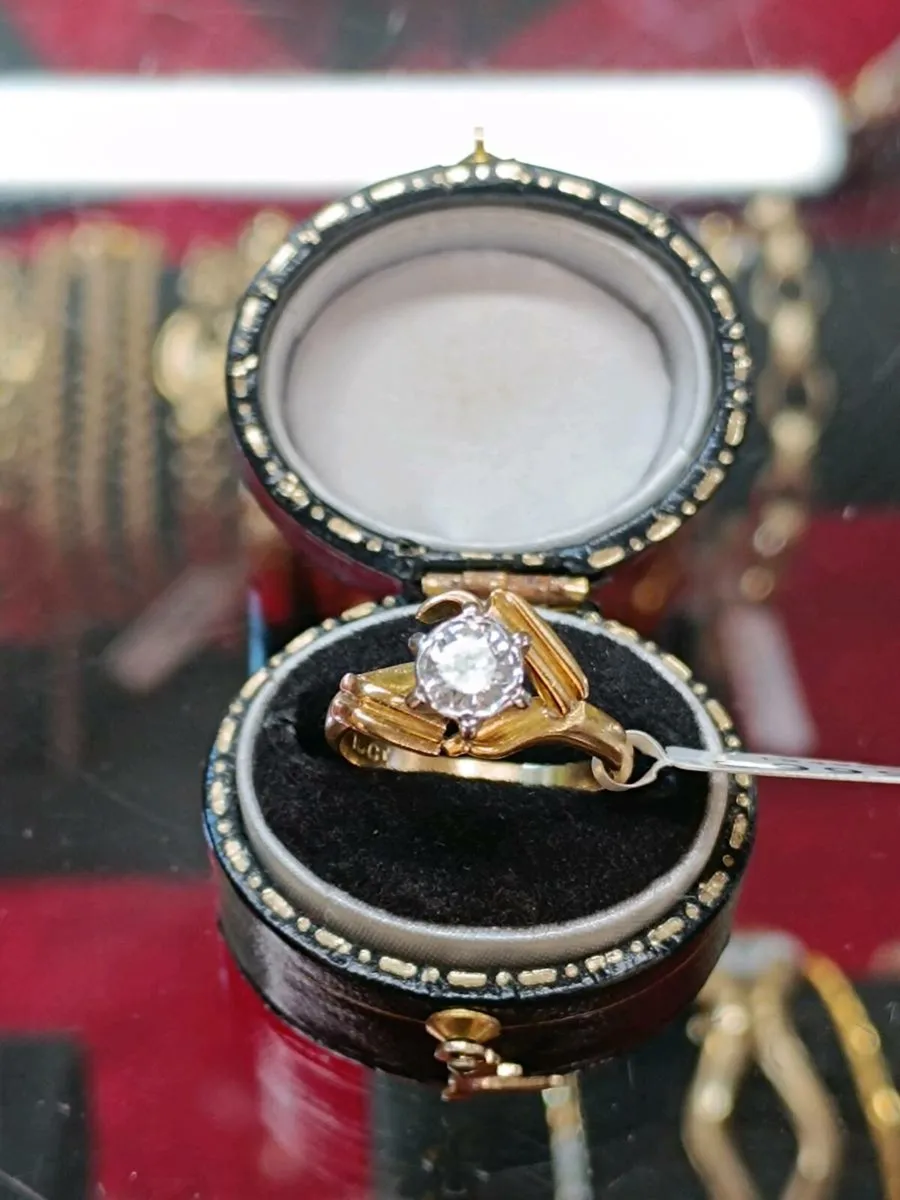 18k Yellow Gold Vintage Diamond Ring - Image 1