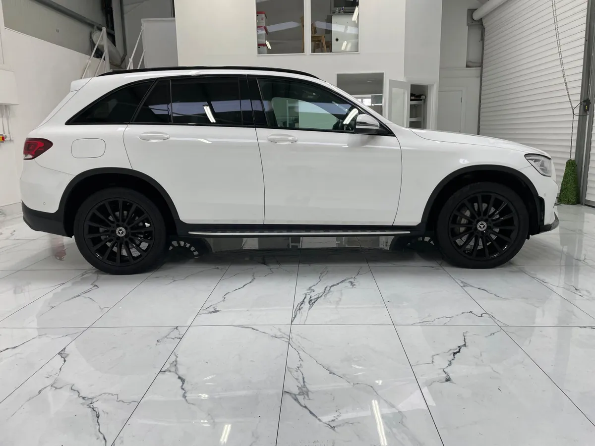 Mercedes-Benz GLC 2022 Diesel - Image 2