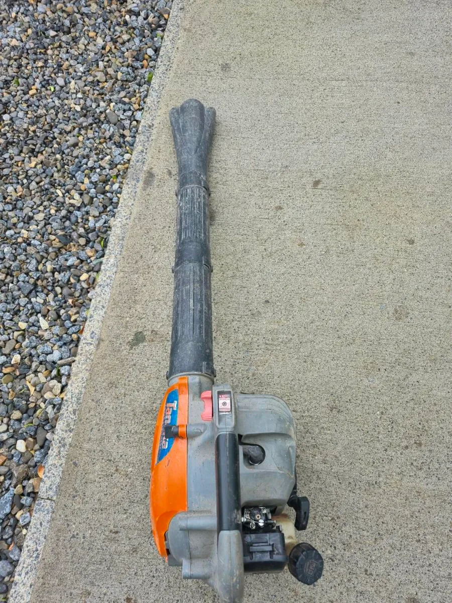 Tanaka THB260PF leaf blower - Image 3