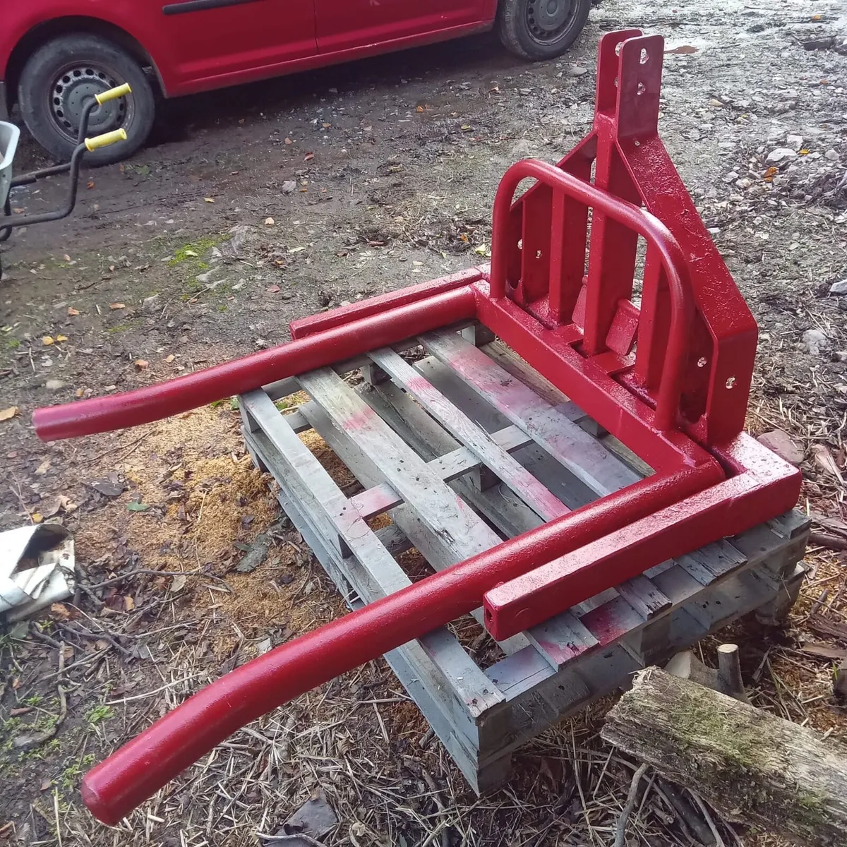 Yard cleanup - Image 1