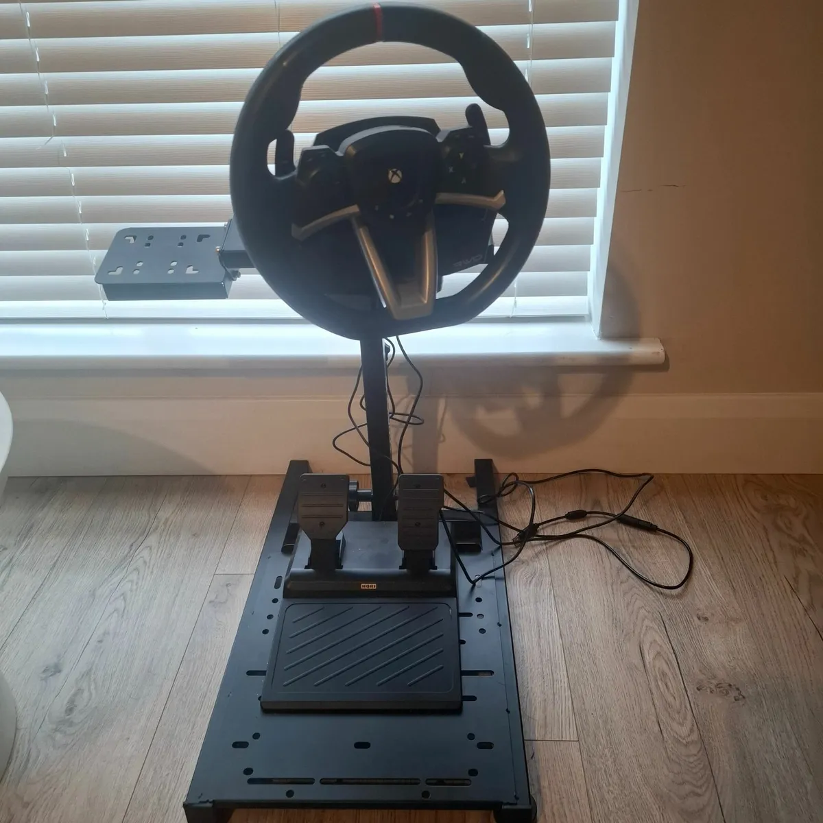 Gaming steering wheel and stand for Xbox - Image 2