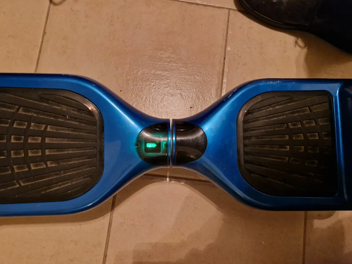 Blue Hoverboard + 42V charger, working good - Image 2
