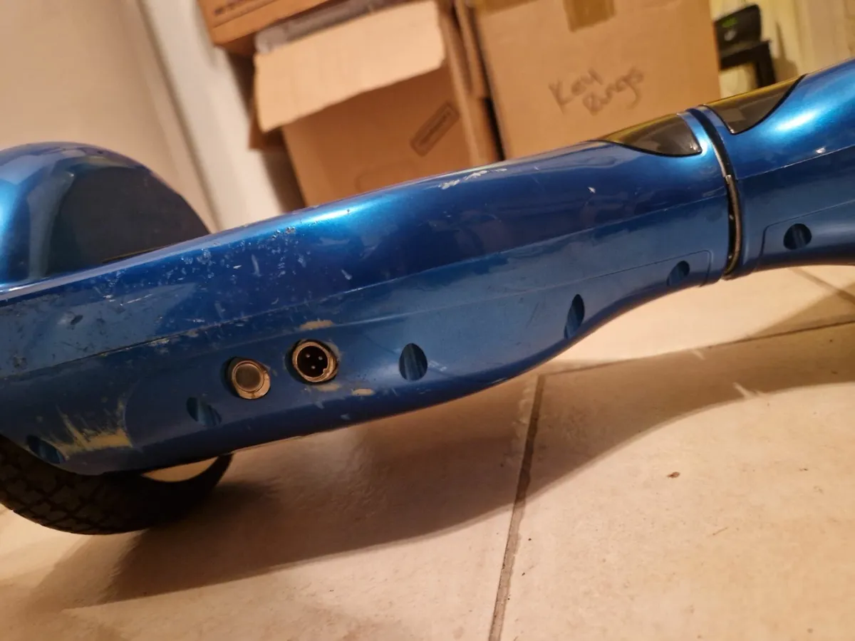 Blue Hoverboard + 42V charger, working good - Image 3