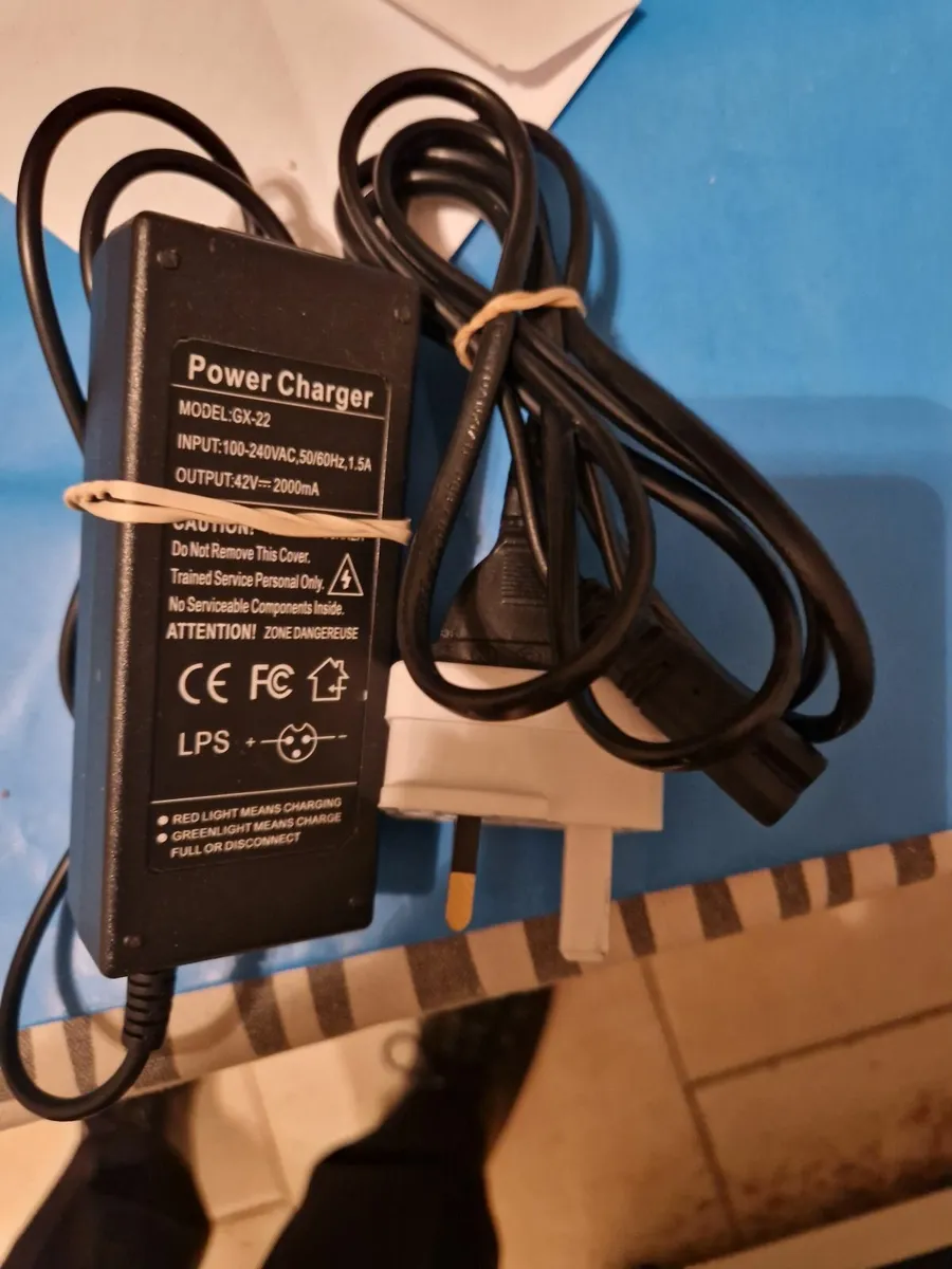 Blue Hoverboard + 42V charger, working good - Image 4