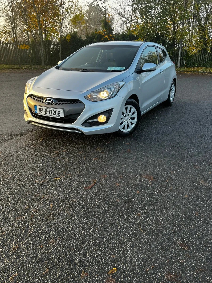 Hyundai i30 iPro van - Image 1
