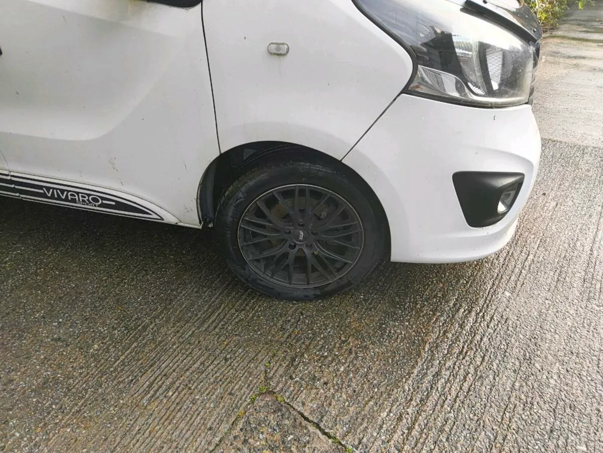 Vauxhall vivaro - Image 2