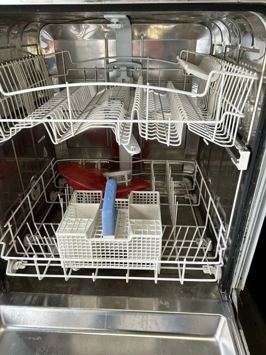 Semi Integrated Dish washer - Image 2