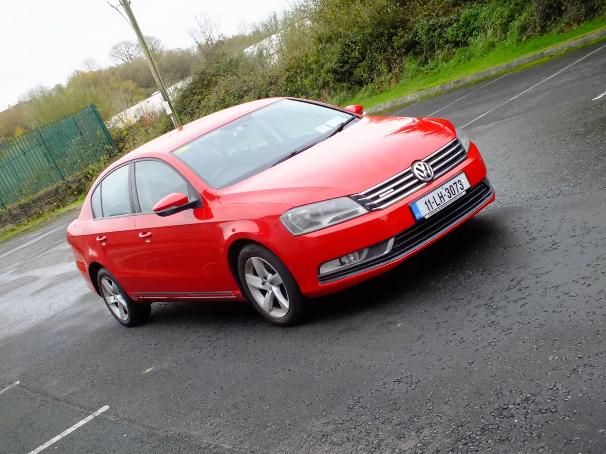 Volkswagen Passat 2011,  2.0    TDI - Image 2