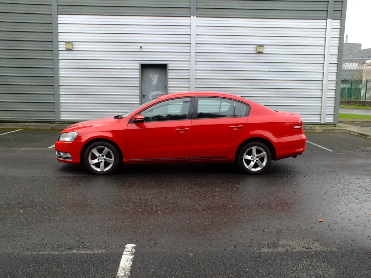 Volkswagen Passat 2011,  2.0    TDI - Image 4