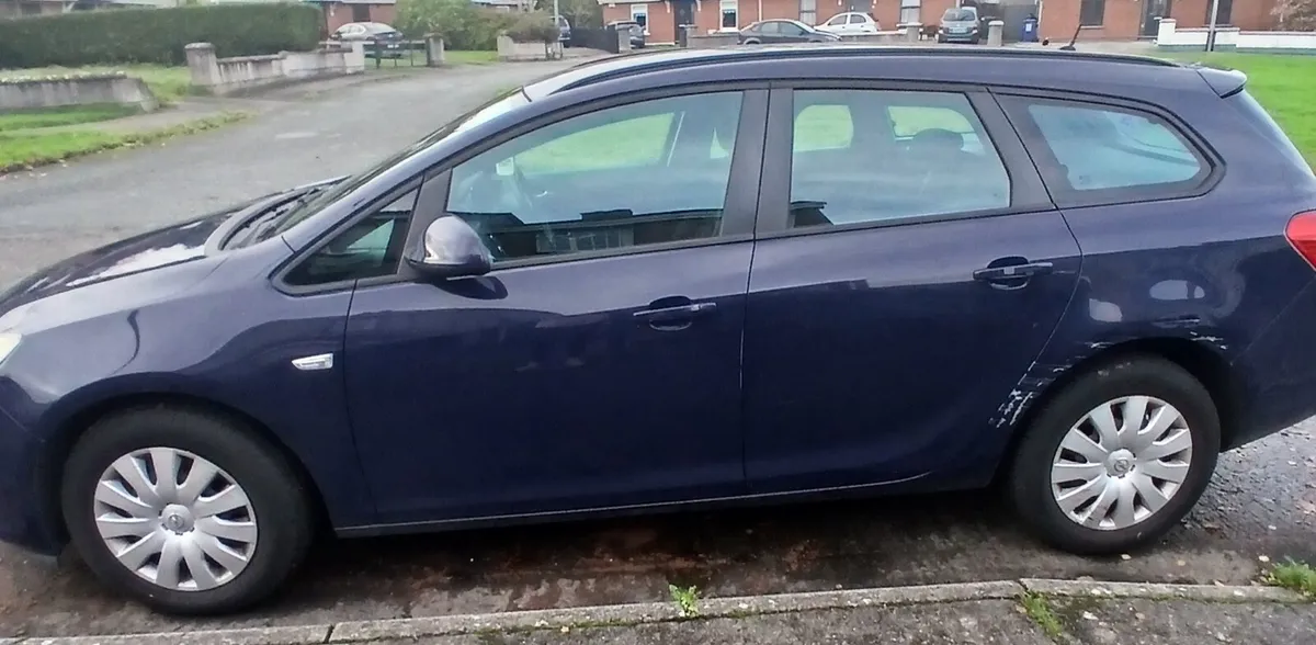 Opel Astra 2014 - Image 1