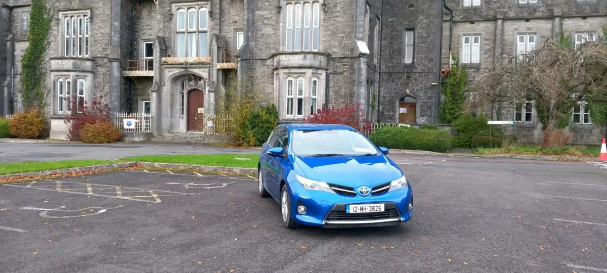 2012 TOYOTA AURIS HYBRID AUTOMATIC € 8️⃣8️⃣5️⃣0️⃣€ - Image 1