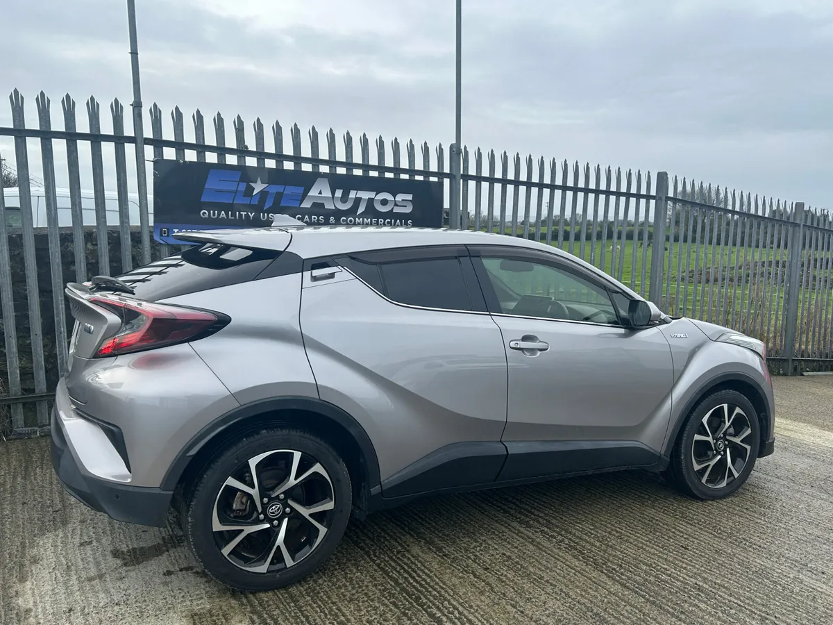 Toyota C-HR Self Charging Hybrid 2017 - Image 4