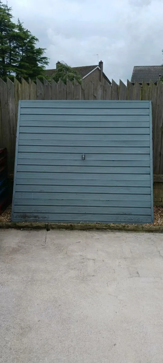 Garage door - Image 1