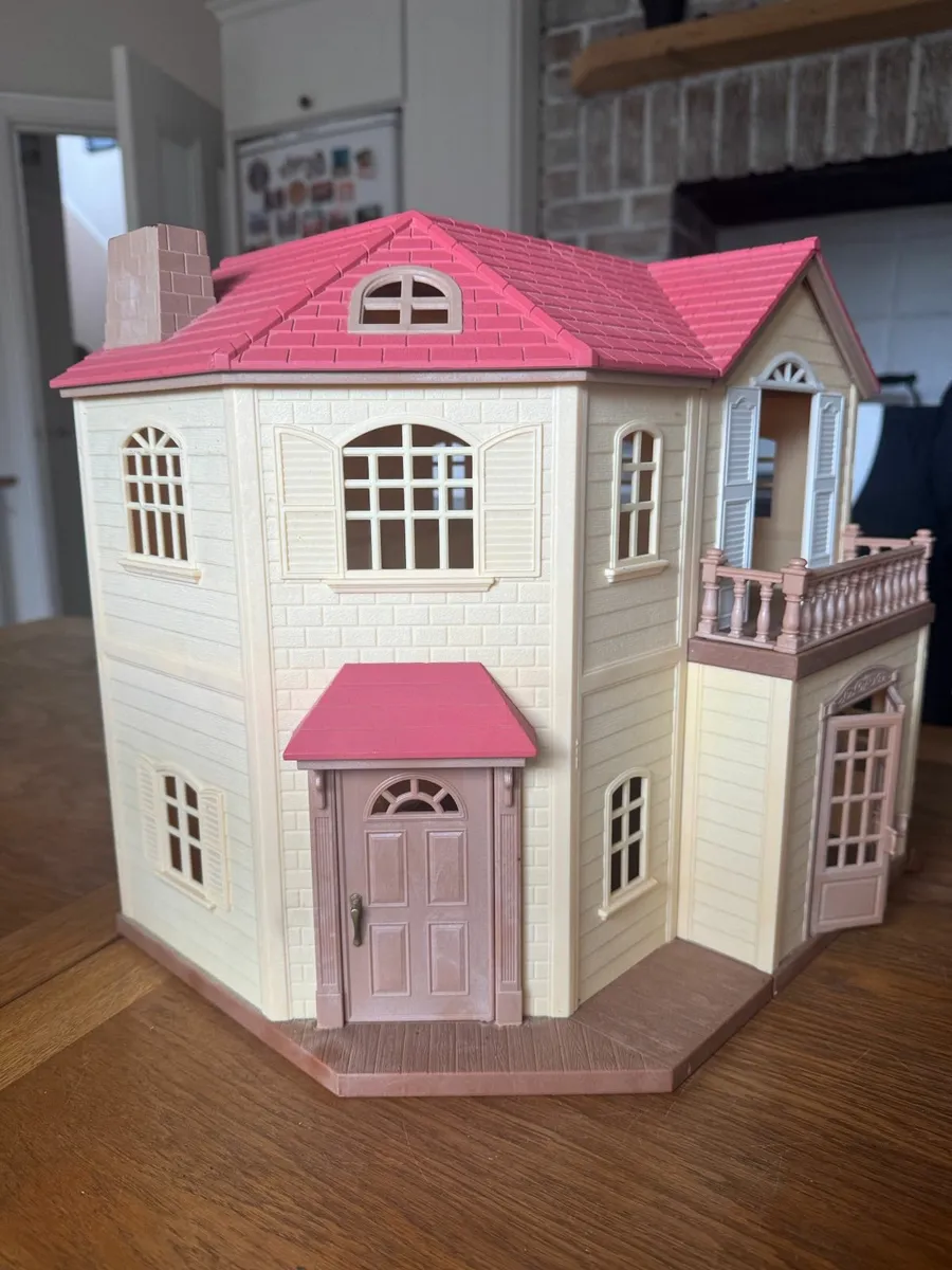 Sylvanian Families - Red Roof House & Garage - Image 2