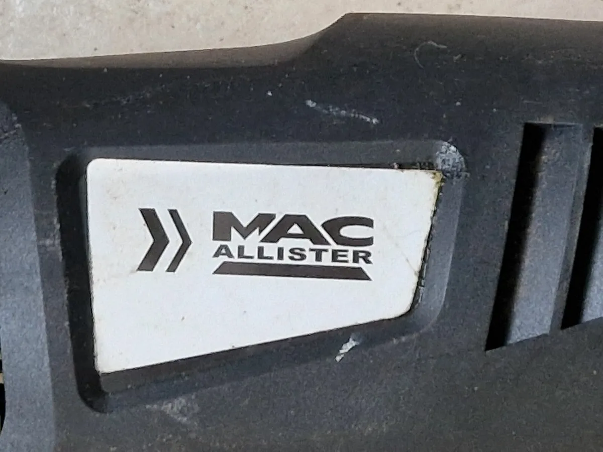 MacAllister MPS750S-2 long reach Pole Saw - Image 2