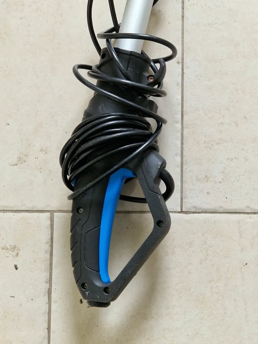 MacAllister MPS750S-2 long reach Pole Saw - Image 3