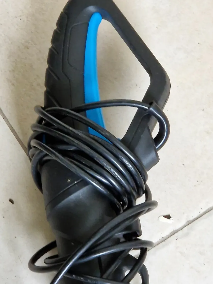 MacAllister MPS750S-2 long reach Pole Saw - Image 4