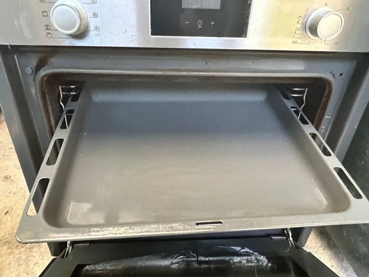 Bosch built-in integrated electric oven - Image 3