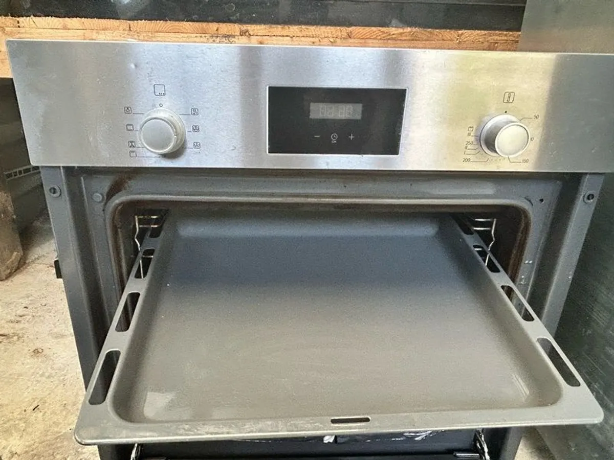 Bosch built-in integrated electric oven - Image 4