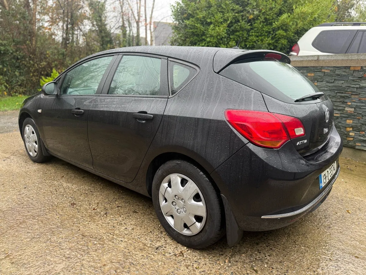 2013 Vauxhall Astra NCT & Tax - Image 4