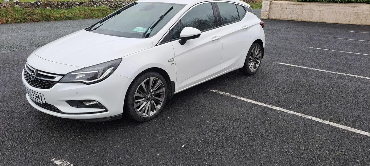 Opel Astra 2018 - Image 2