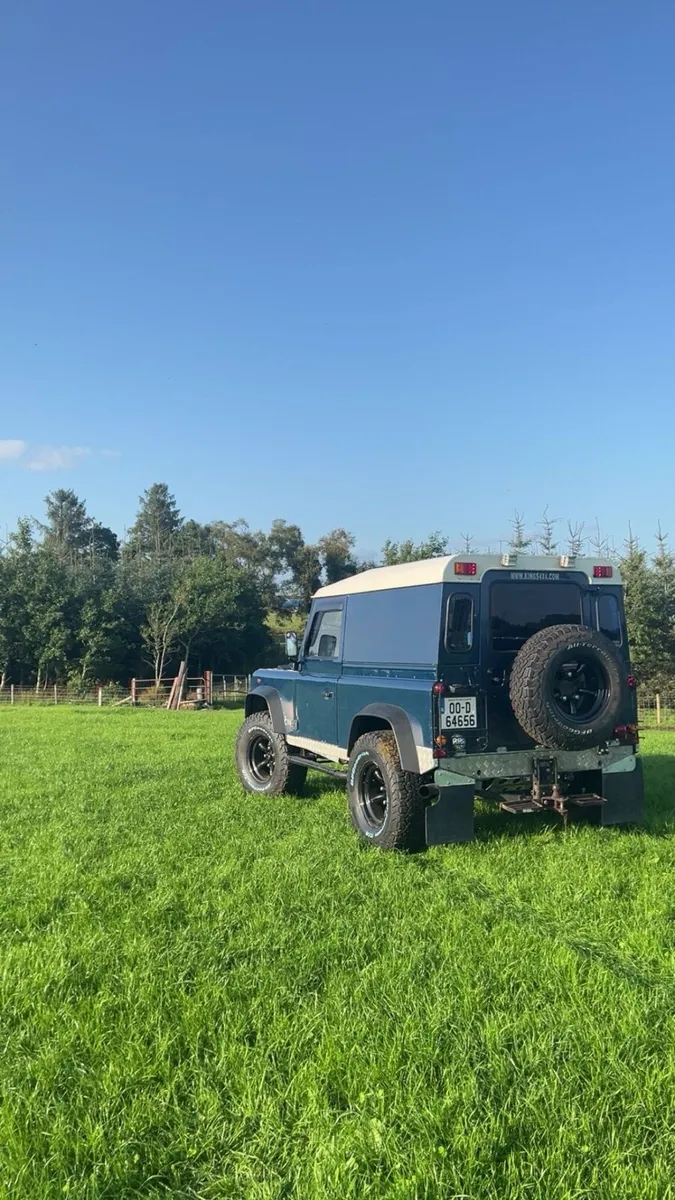 Defender 90 - Image 1