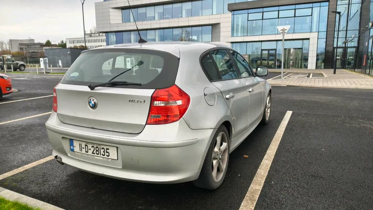BMW 116 d 2011 - Image 4