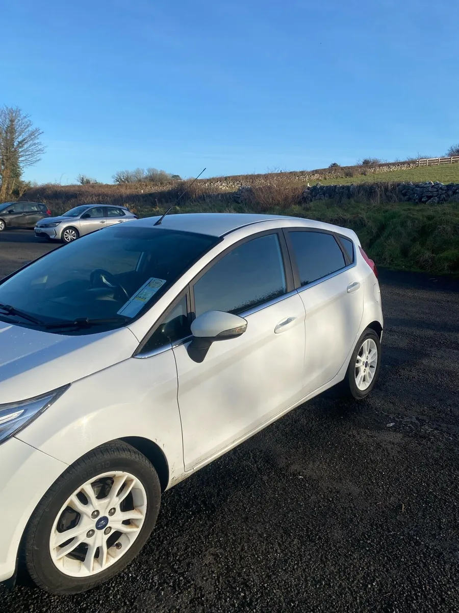 2017 Ford Fiesta 1.0 Eco Boost Zetec White Edition - Image 2