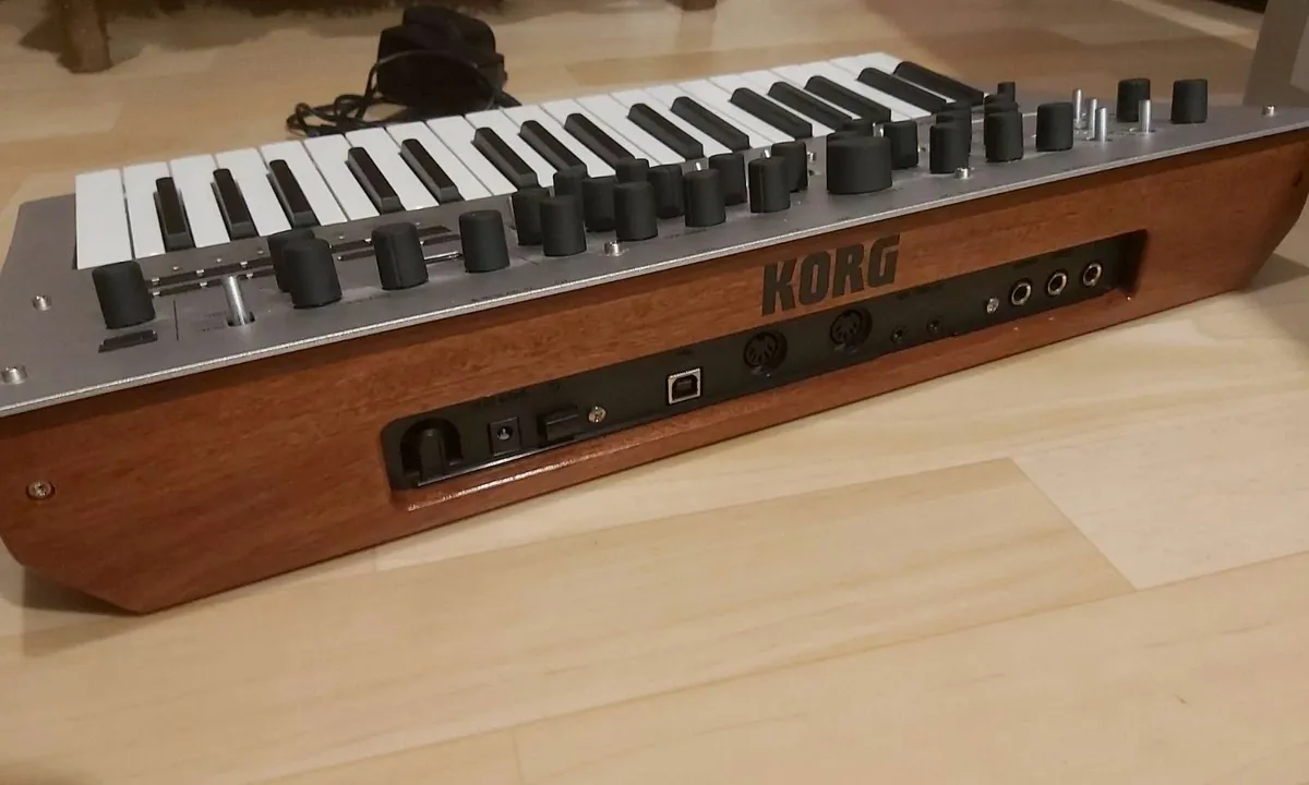 Korg Minilogue Polyphonic Analogue Synthesizer - Image 4