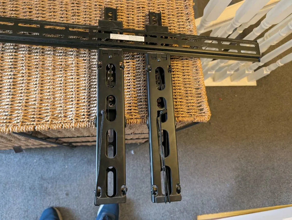 Sandstorm STL14 Tilt Tv Wall Mount