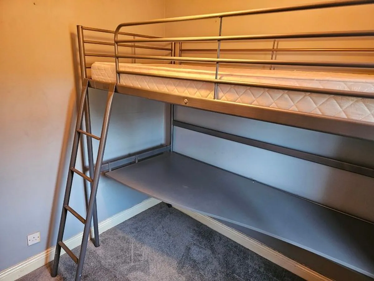 Bunk bed - Image 1