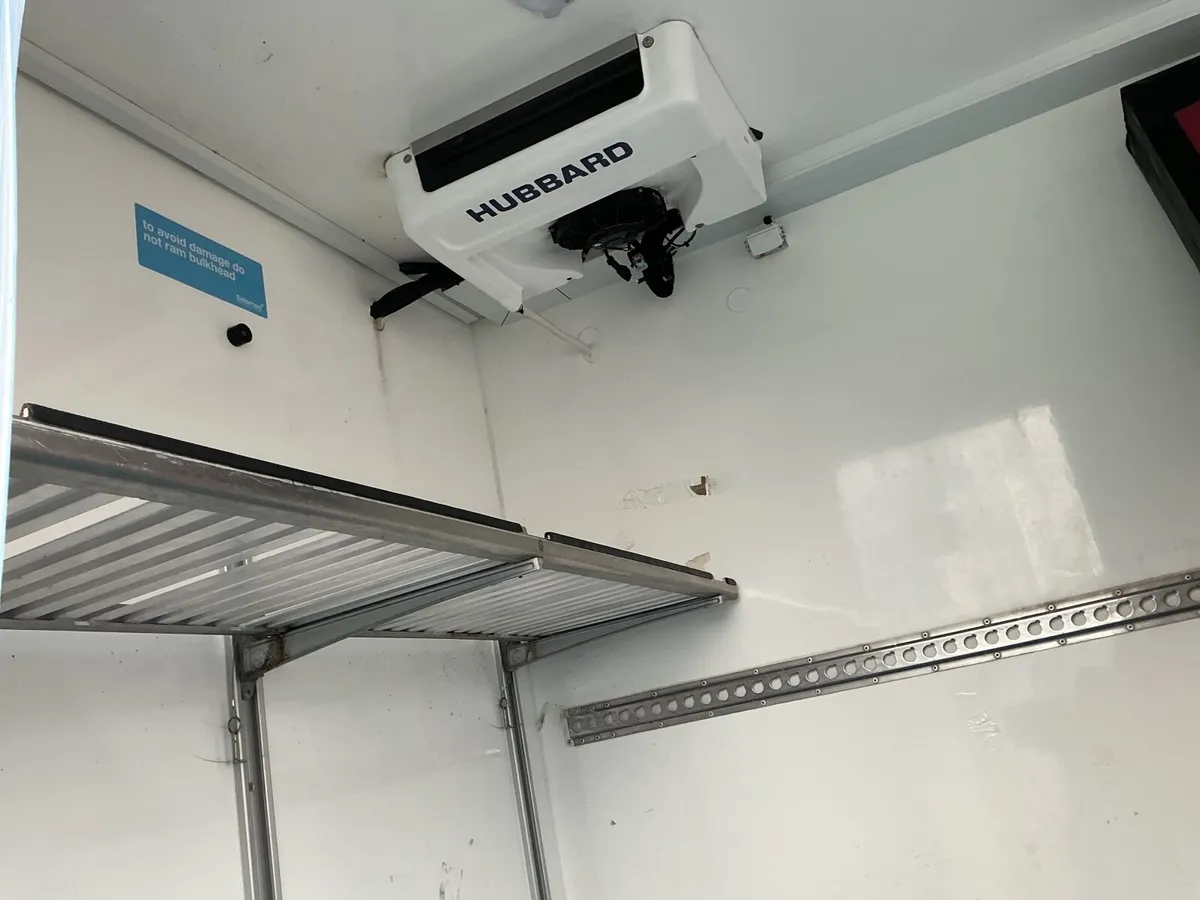 Iveco Daily 2020 fridge - Image 4