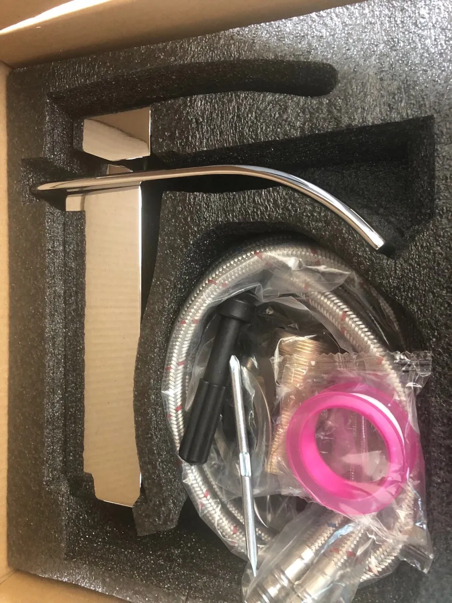 Bathroom waterfall tap - Image 3