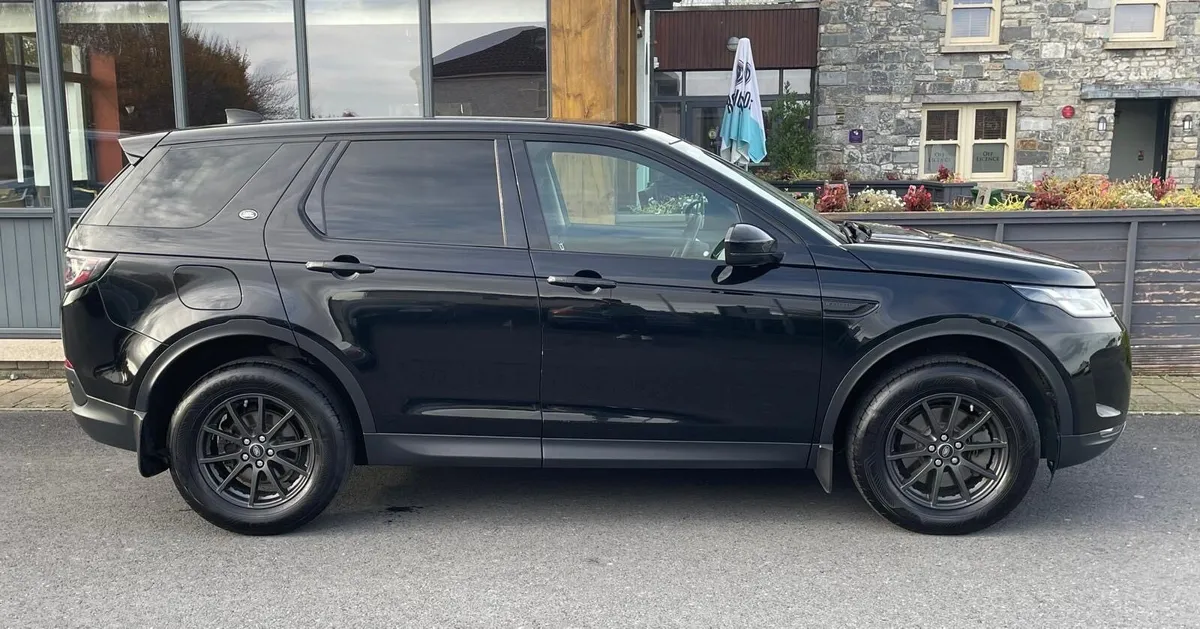 Land Rover Discovery Sport - Image 1
