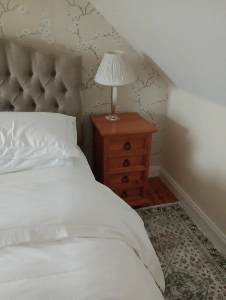 Bedroom furniture - Image 3