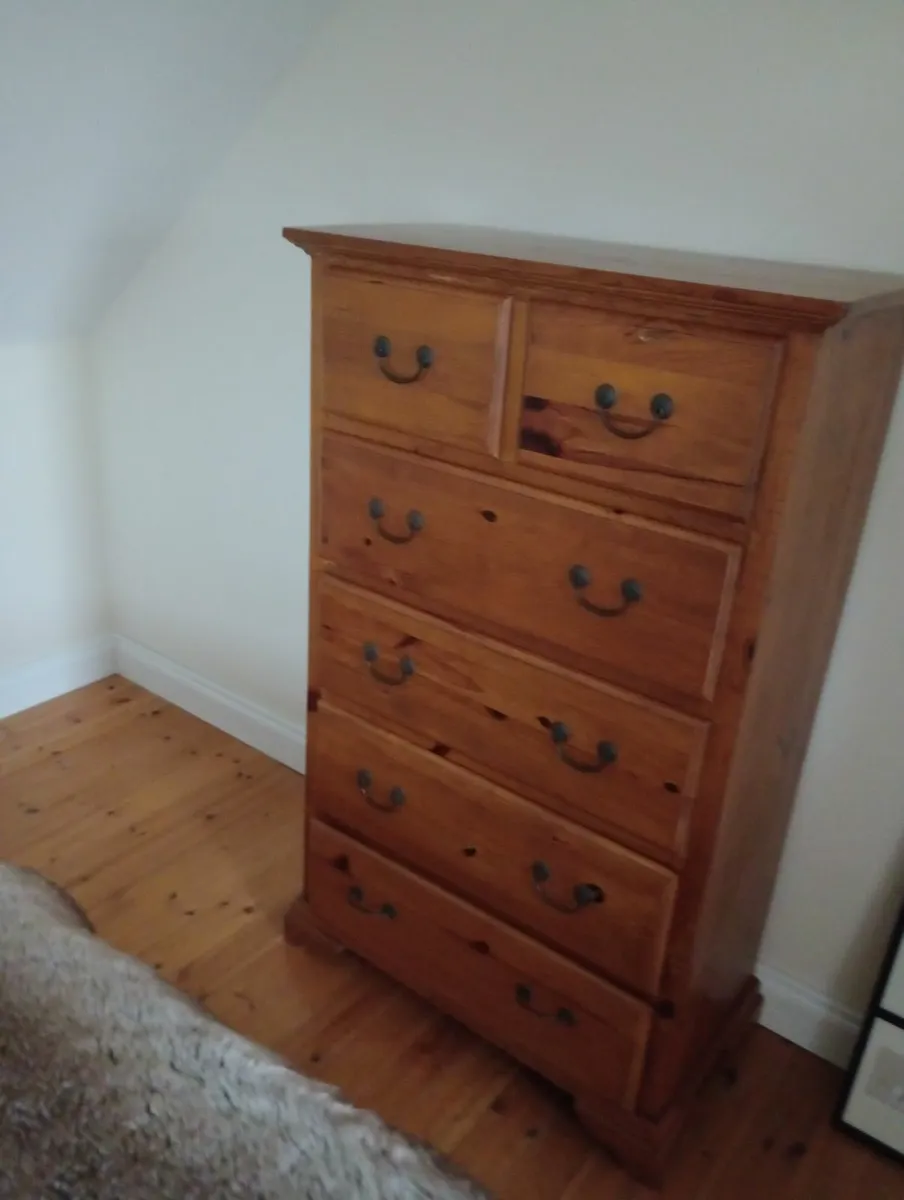 Bedroom furniture - Image 4