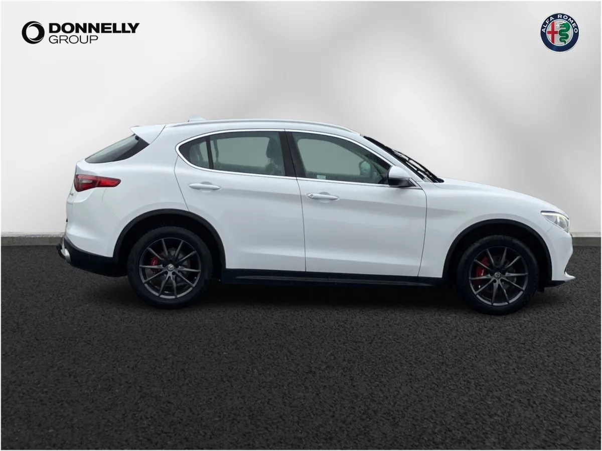 Alfa Romeo Stelvio Diesel Estate Speciale - Image 3