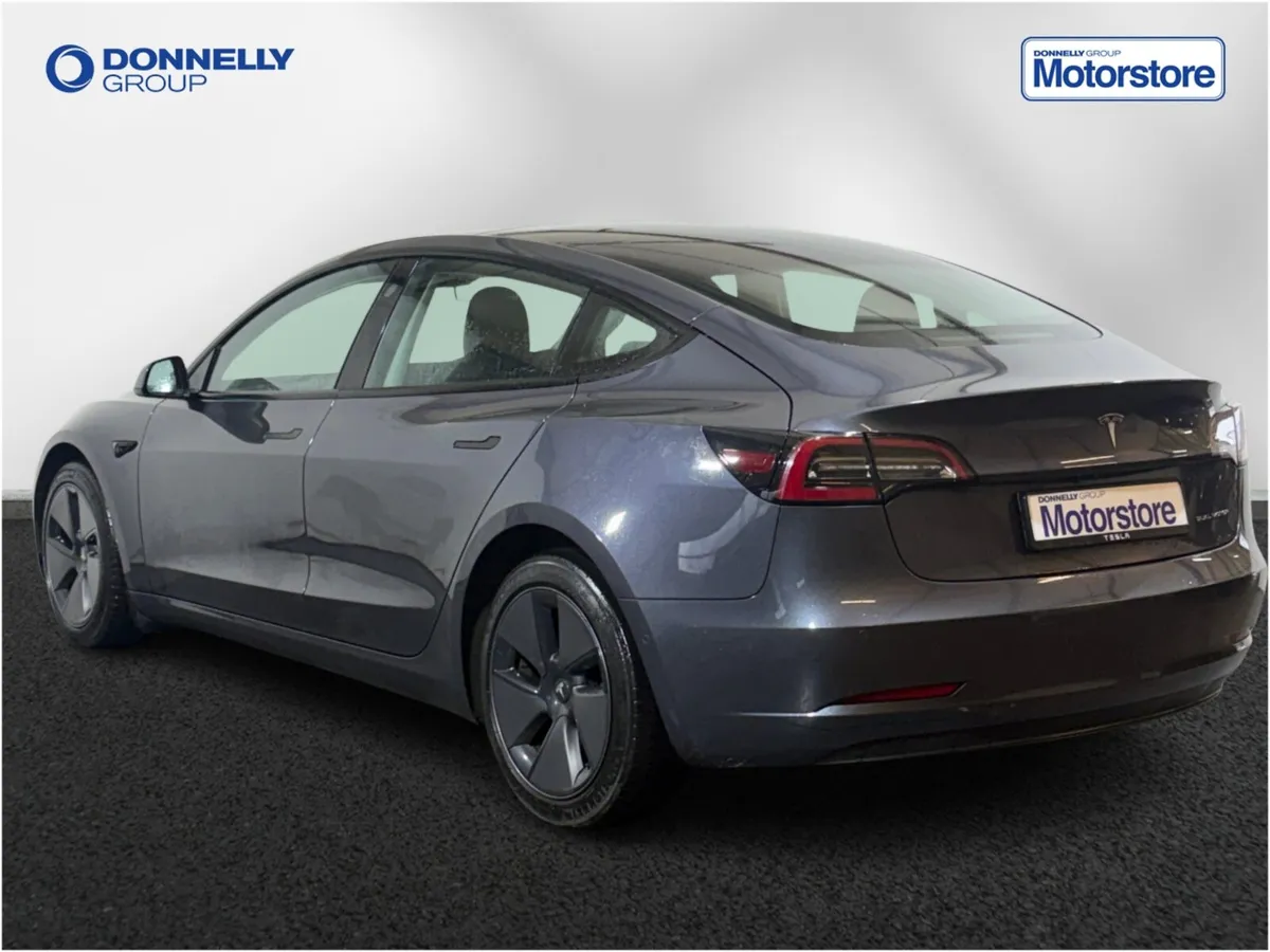 Tesla Model 3 Saloon Long Range - Image 2