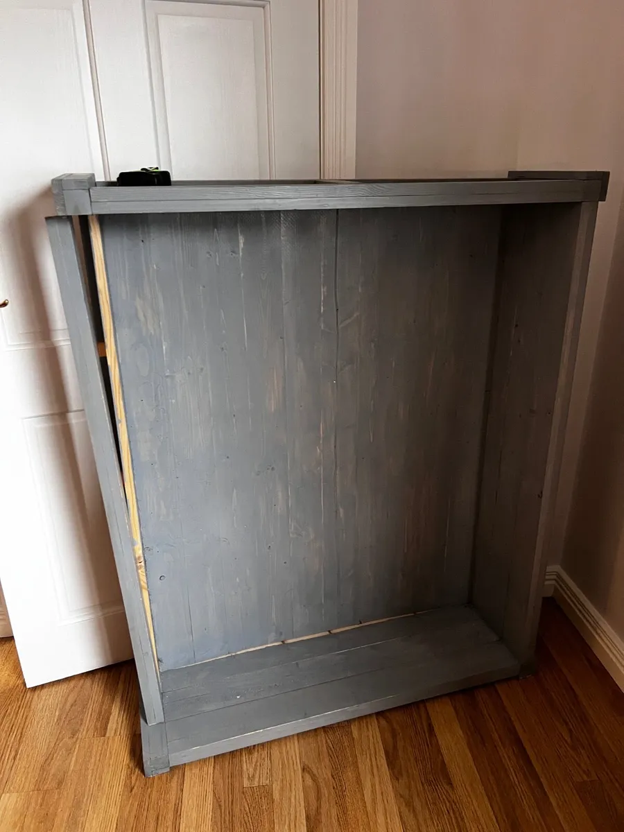 Free large dog bed wooden frame - no mattress incl - Image 1